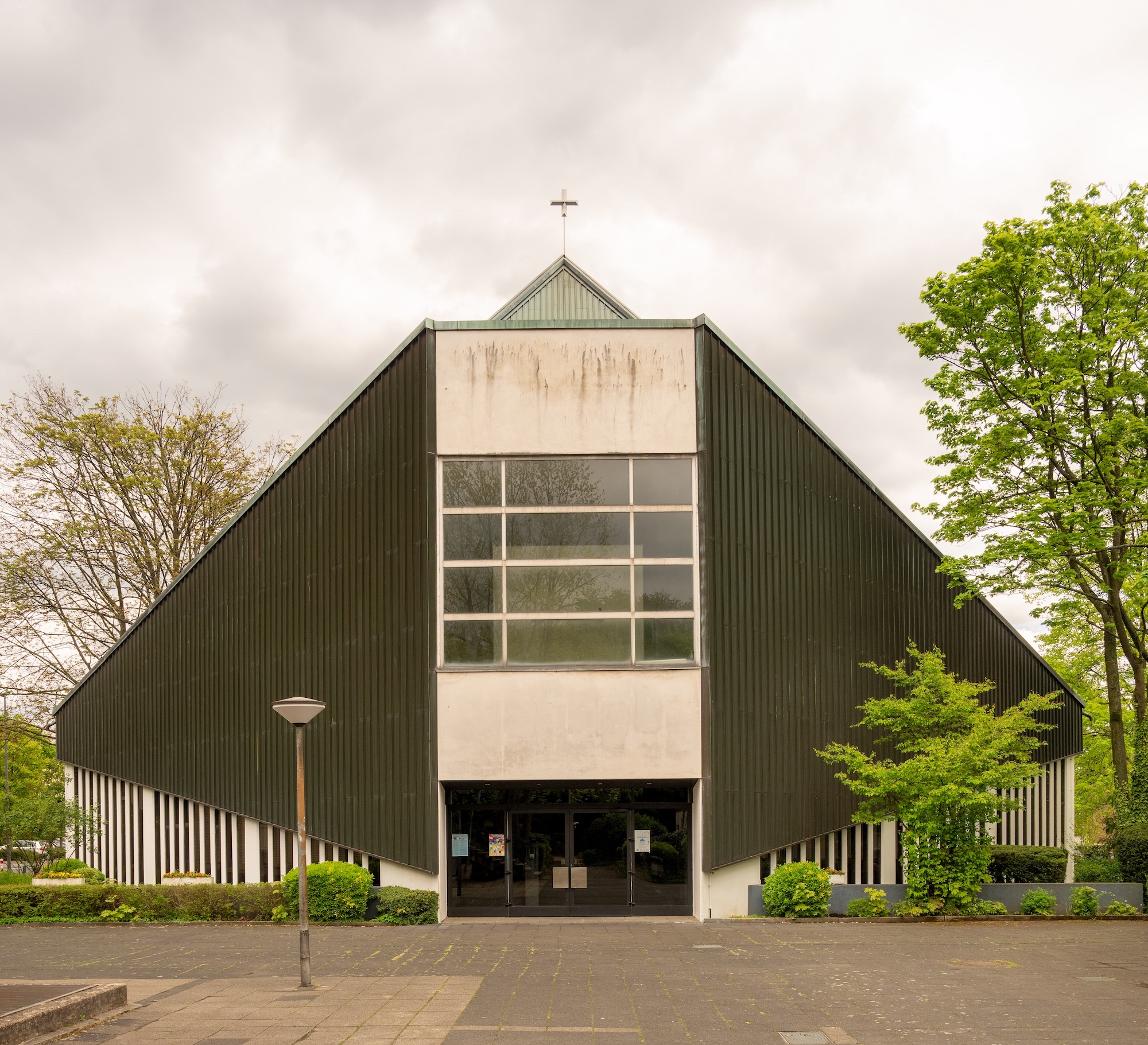 KOŚCIÓŁ POD WEZWANIEM ŚW. TOMASZA W GELSENKIRCHEN